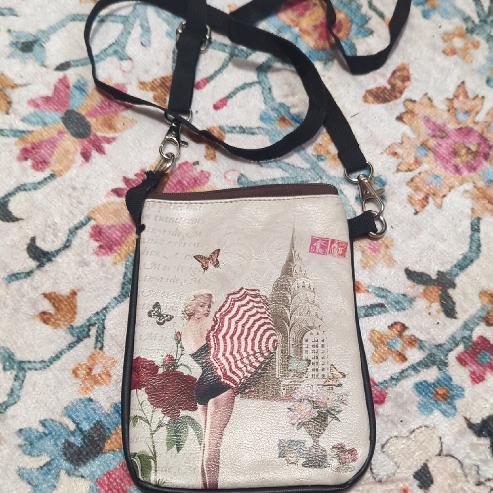 Chic Crossbody Bag with Artistic Marilyn Monroe Print